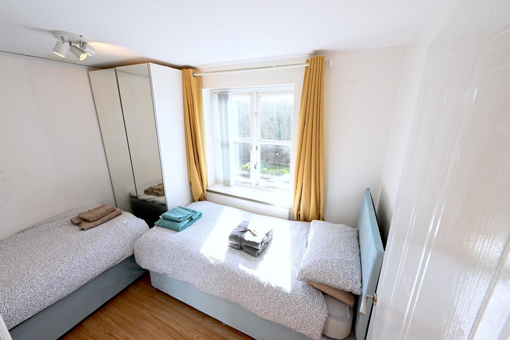 Unique 2-bedroom With River Views! Appartamento Londra